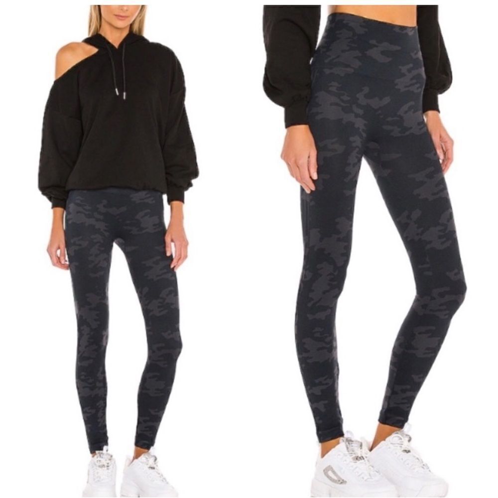 Spanx look at me now seamless‎ high rise black camo leggings medium